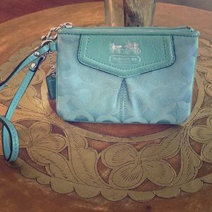SALE❤️ Vintage Coach Wristlet